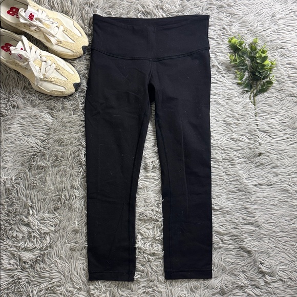 Lululemon Athletica Black wunder under crops size 4 - Picture 5 of 6